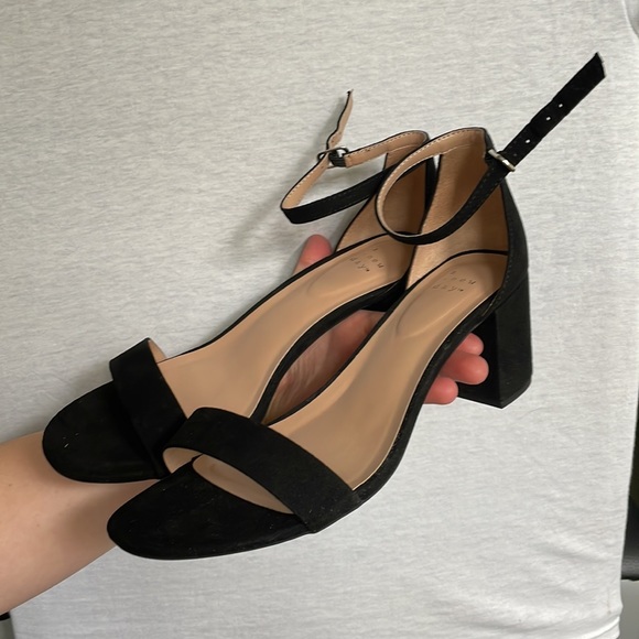 A New Day 9.5W Black strappy heel - Picture 5 of 5